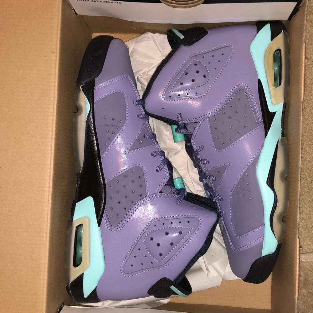 Never worn Jordan 6 Retro